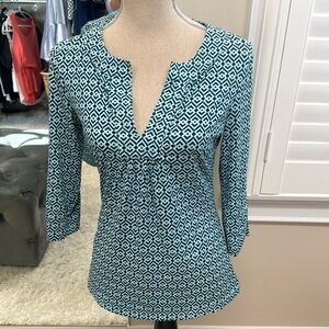 Ellie Kai top in like new condition. So flattering on! 3/4 length sleeves.
